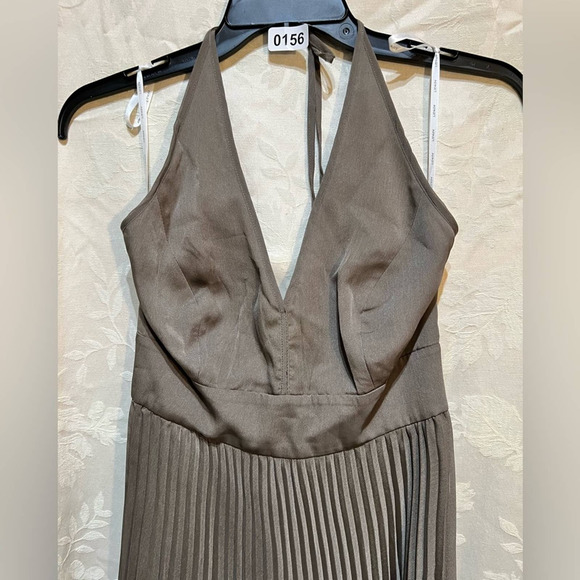 Elegant Gray Maxi Dress - Picture 2 of 7